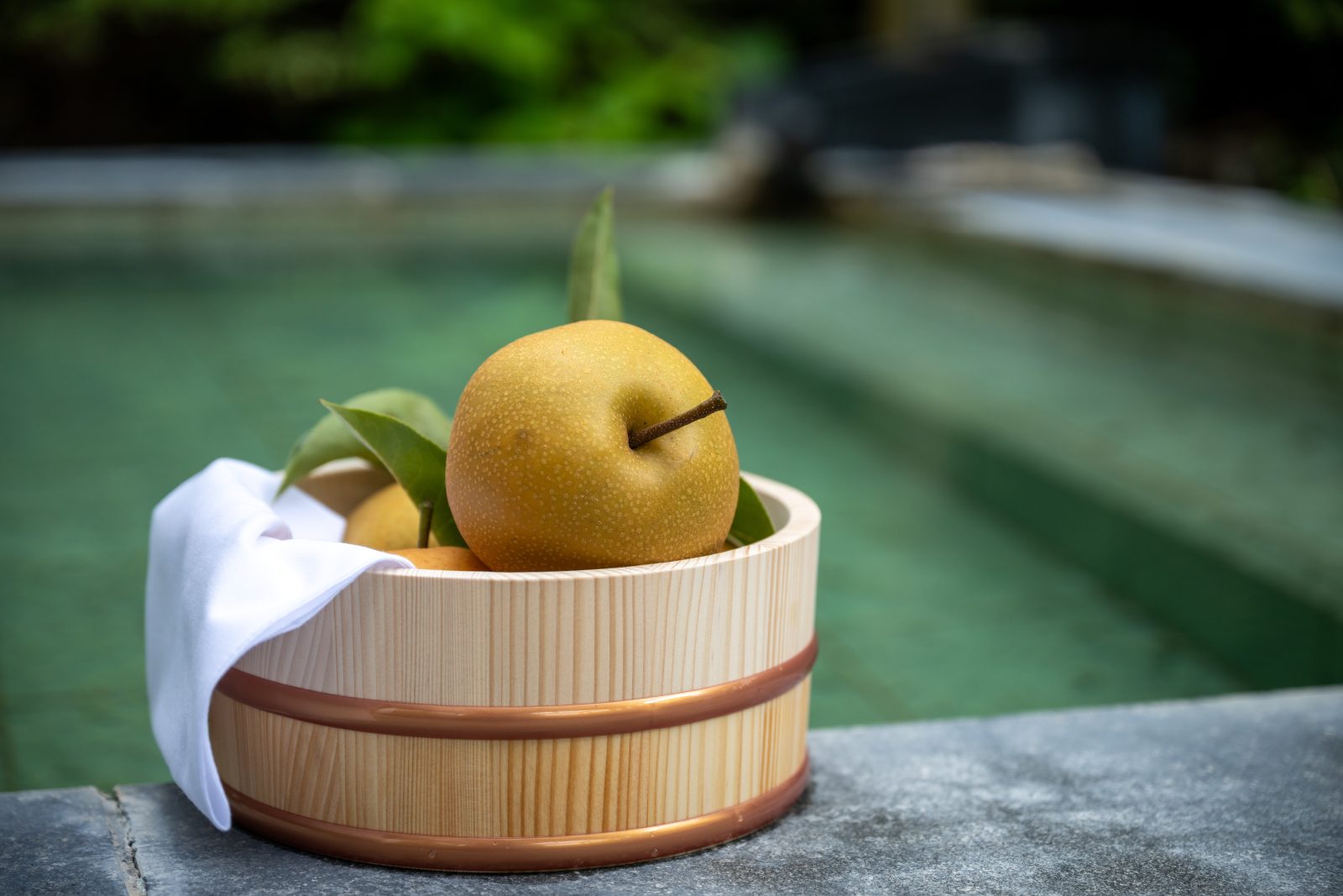 Pear bath