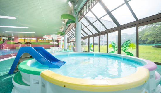 POOL & ACTIVITIES